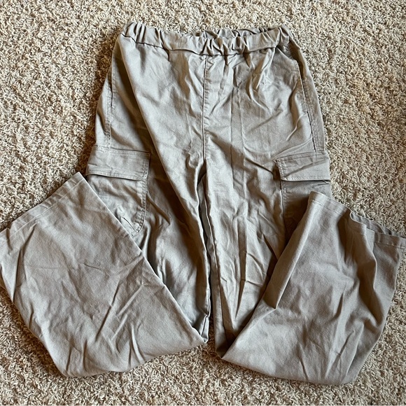 Women’s Tan Casual Cargo Pants - Picture 1 of 3